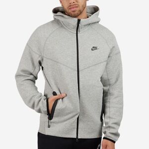 Nike Tech Men Size Medium Color Grey/Silver/White